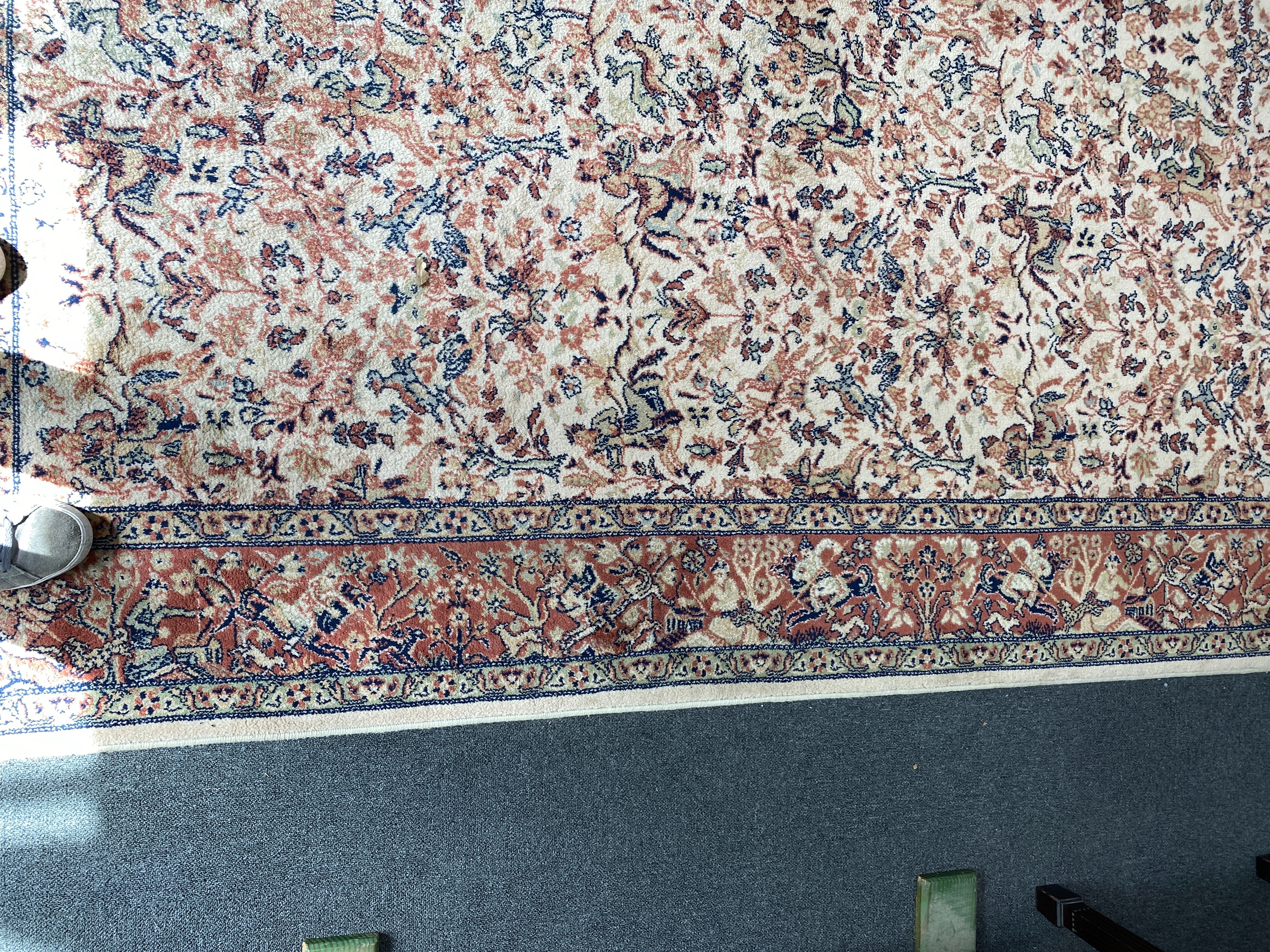 A Kashan ivory ground pictorial carpet, 296 x 200cm